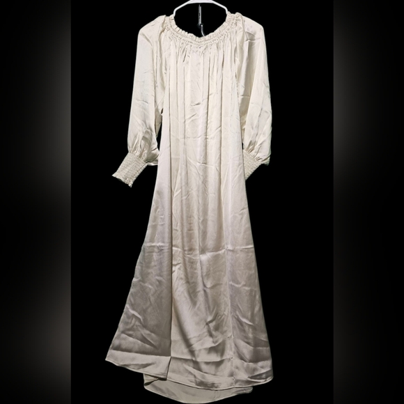 WeWoreWhat Cream Long Sleeve Dress Size Medium NWT PTP 17/18 - Picture 7 of 9